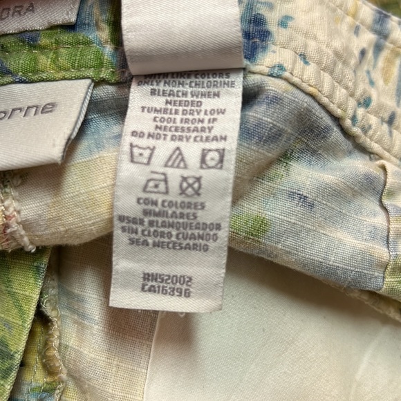 Cropped Tropical Print Pants - Picture 5 of 5